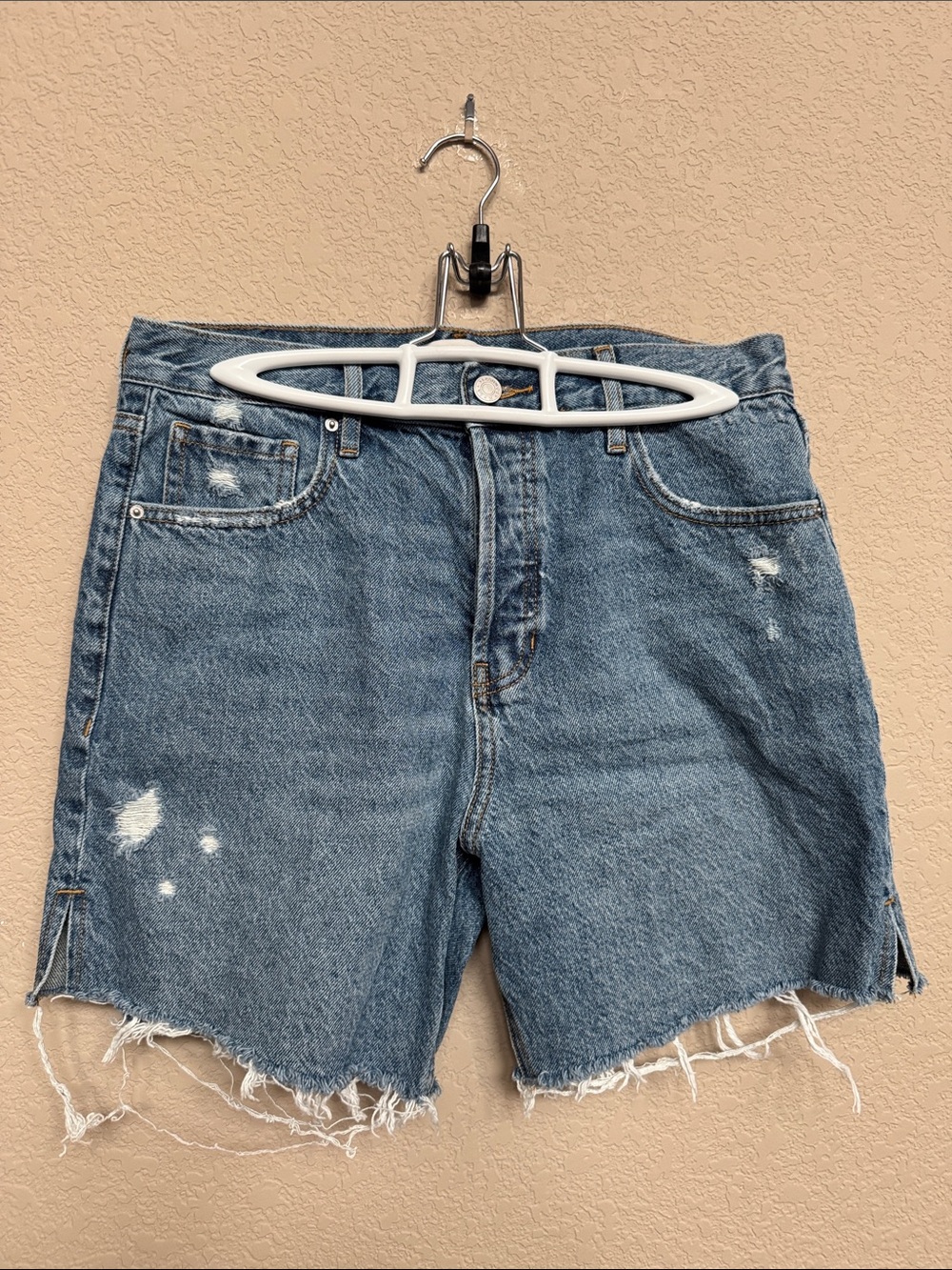 PacSun High Rise Relaxed Distressed Denim Shorts Size 27 NWOT